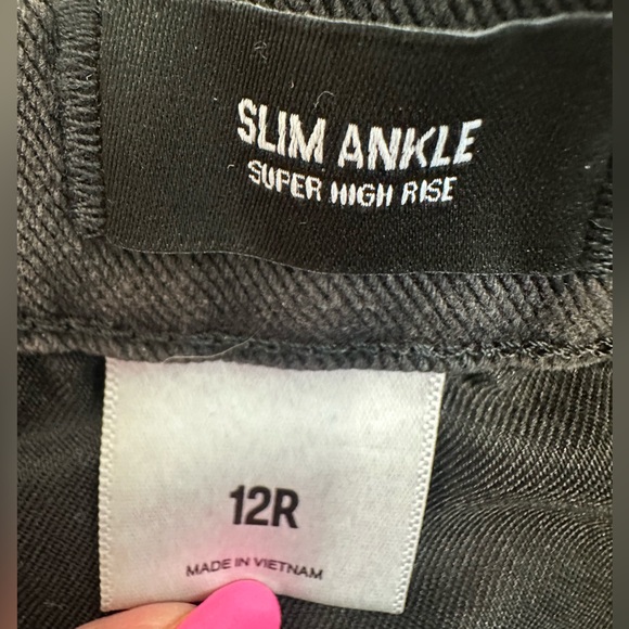 Express Faded Black Super High Waisted Ripped Slim Ankle Jeans Size 12 NWT - Picture 10 of 10